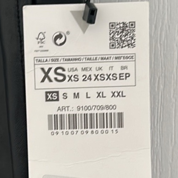 Long black leather dress with a twist on the left shoulder. - Picture 4 of 4